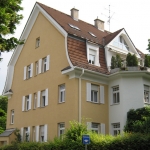 Gelbe Hausfassade