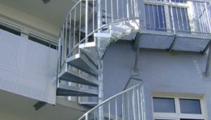 Metalltreppe Stahltreppe an Balkons